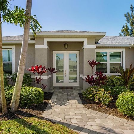 Amazing Outdoor Living On A Freshwater Canal, 4 Bedrooms, Pet-Friendly - Villa Becky Cape Coral Exterior photo