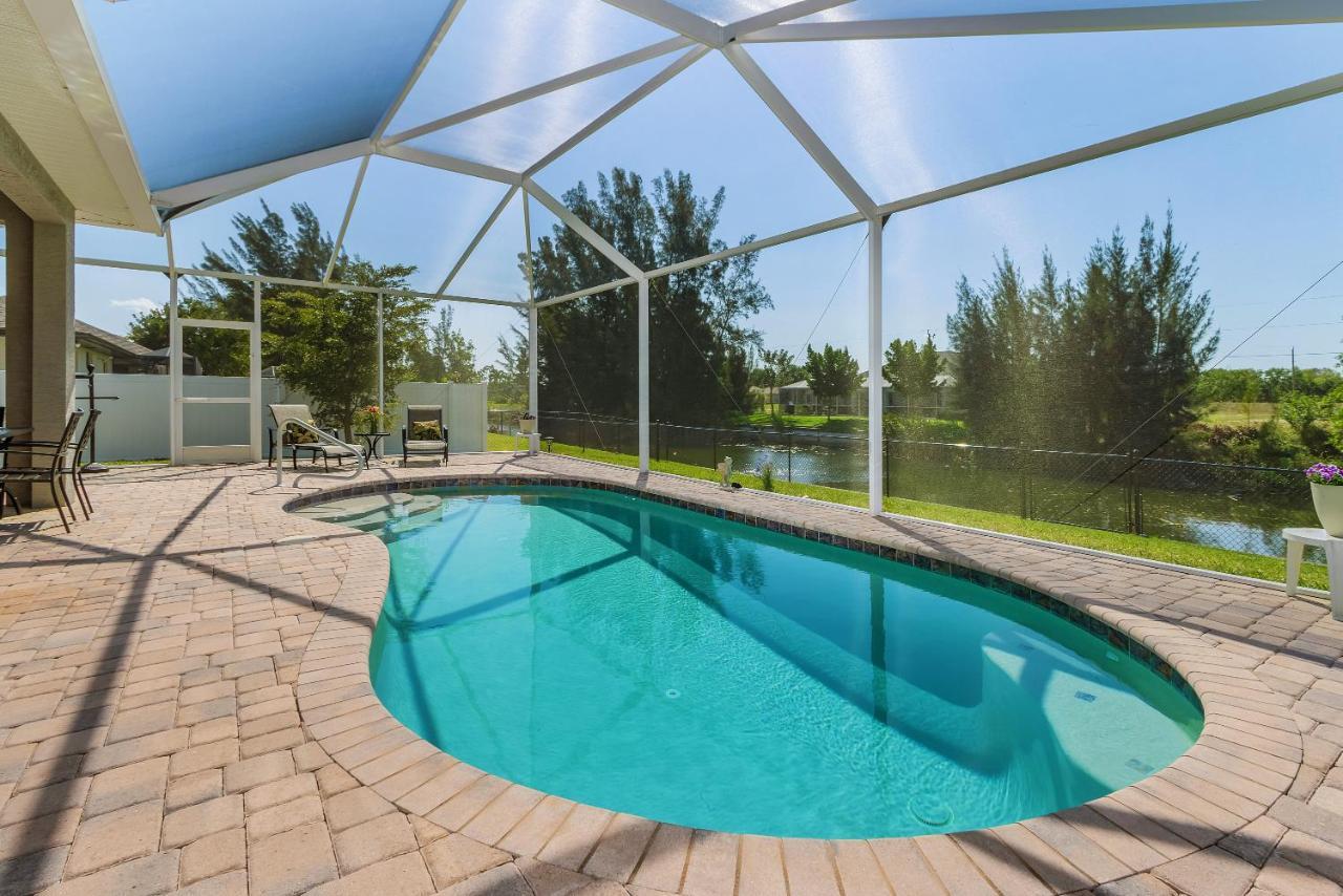 Amazing Outdoor Living On A Freshwater Canal, 4 Bedrooms, Pet-Friendly - Villa Becky Cape Coral Exterior photo