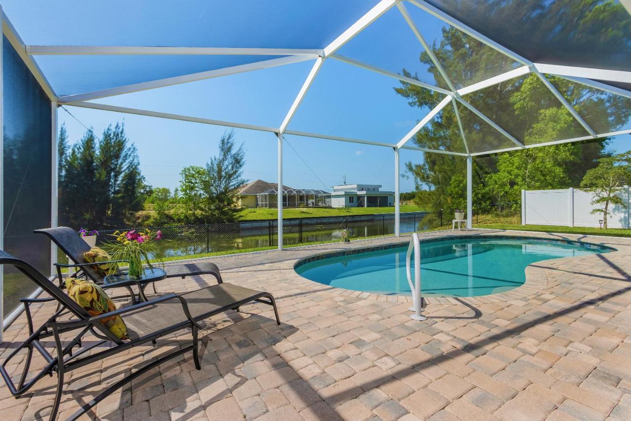 Amazing Outdoor Living On A Freshwater Canal, 4 Bedrooms, Pet-Friendly - Villa Becky Cape Coral Exterior photo