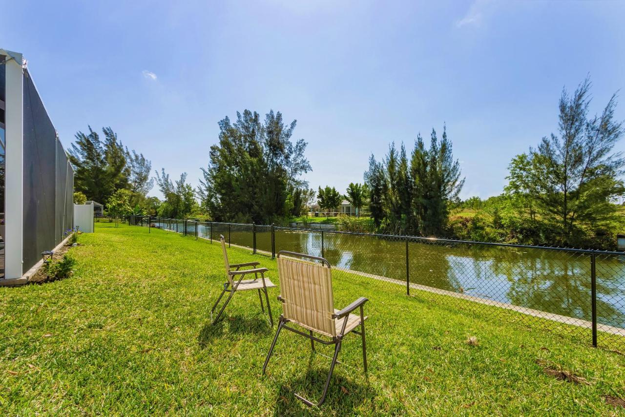 Amazing Outdoor Living On A Freshwater Canal, 4 Bedrooms, Pet-Friendly - Villa Becky Cape Coral Exterior photo